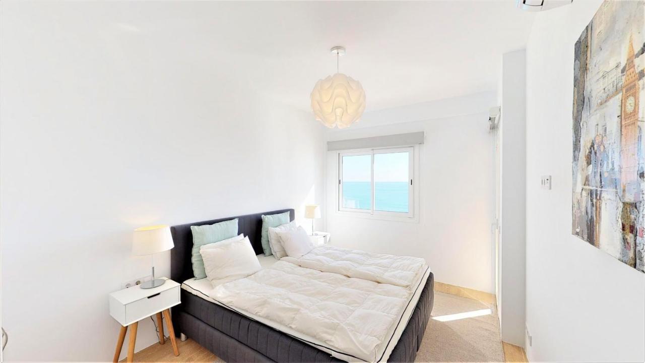 Huoneisto Olimpo - Beachfront Newly Renovated Fuengirola