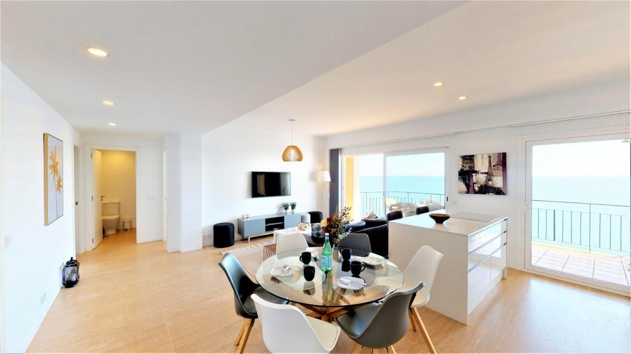 Olimpo - Beachfront Newly Renovated Huoneisto